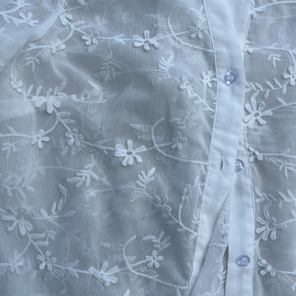 Aeom shirt bought through Vici. Never been worn. Light weight and sheer - Picture 4 of 4